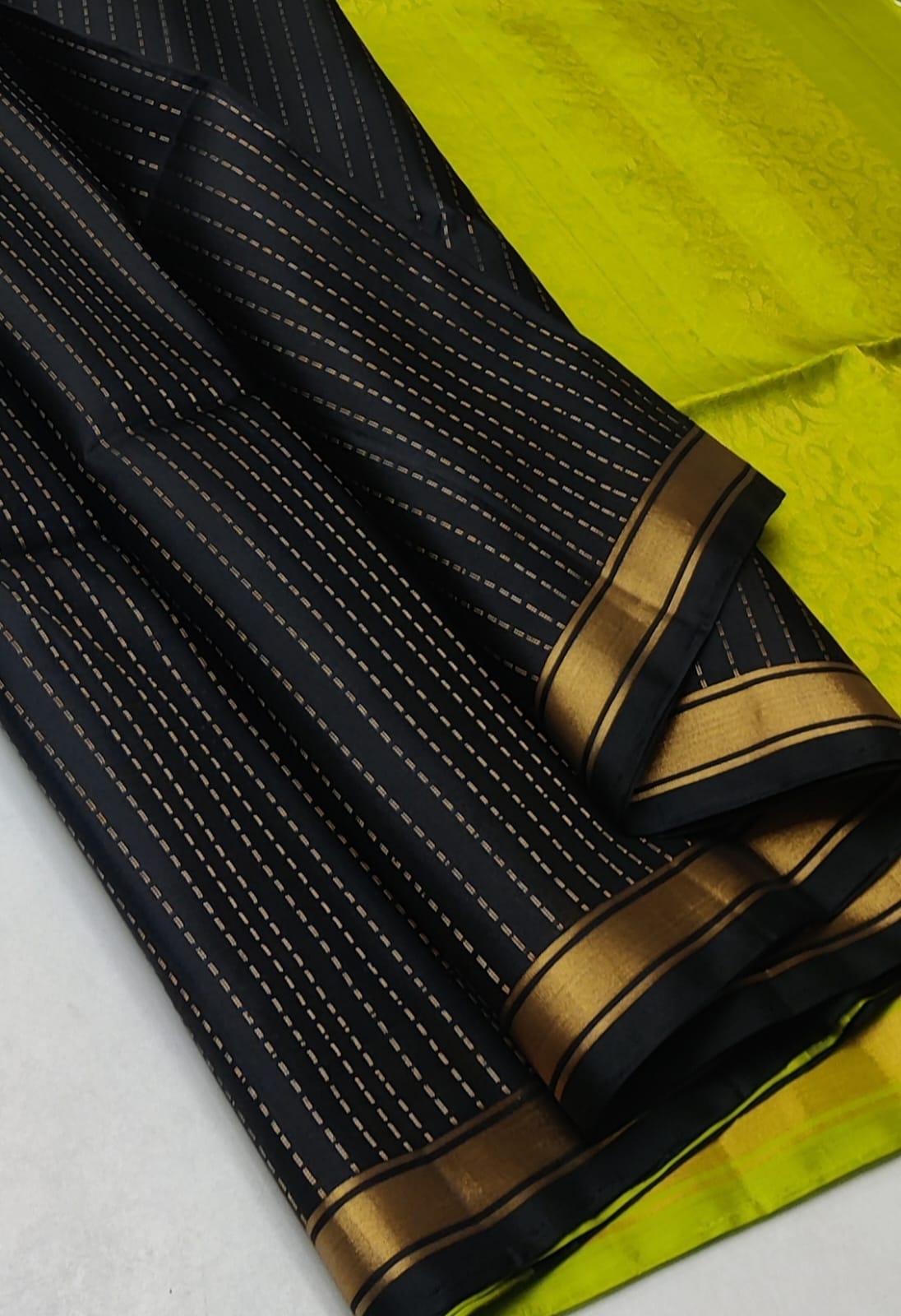 Striped body with small border kanjivaram
