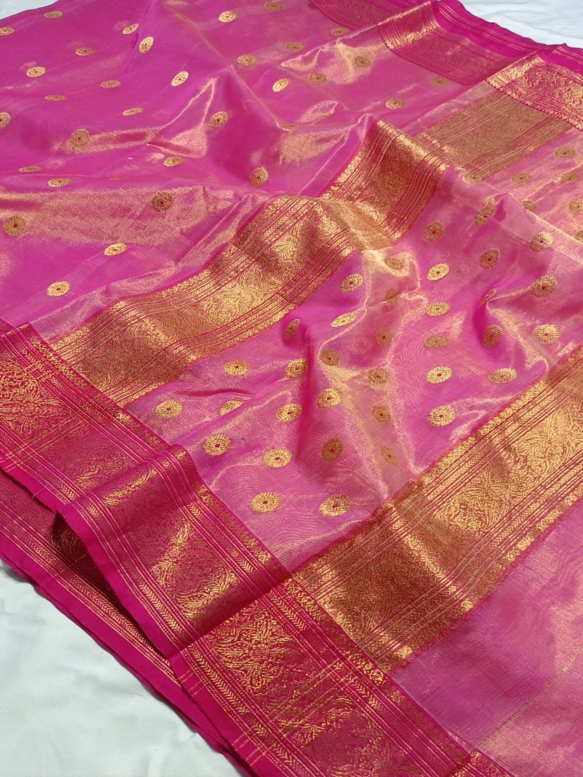 Meenakari Butti Kataan Tissue