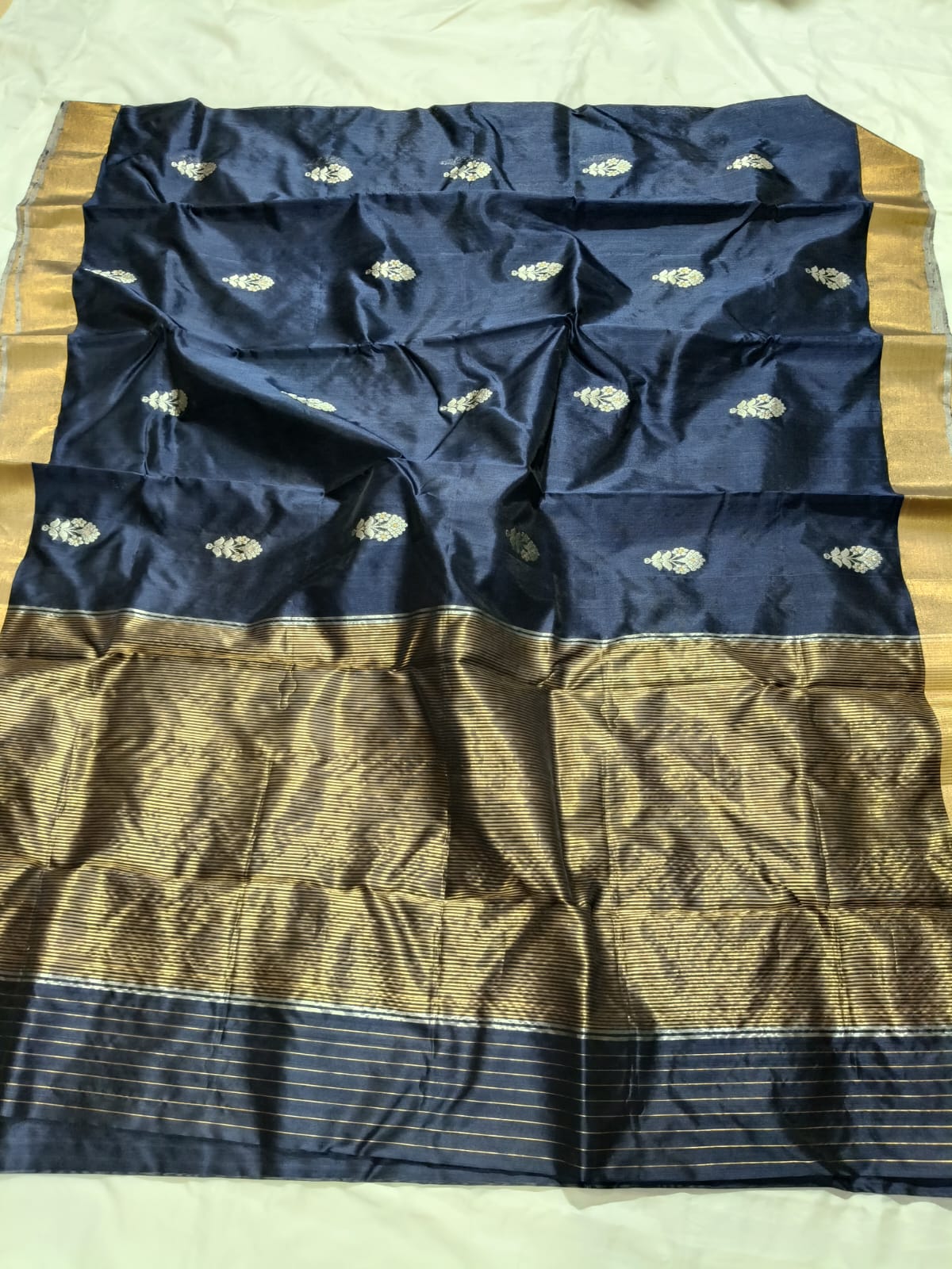 Pattu Silk Ek Naal Butti