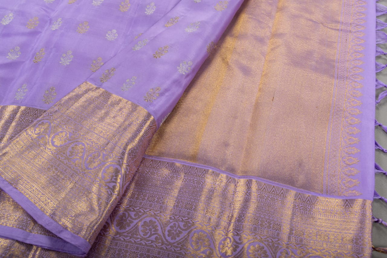 Small Floral Motifs kanijvaram