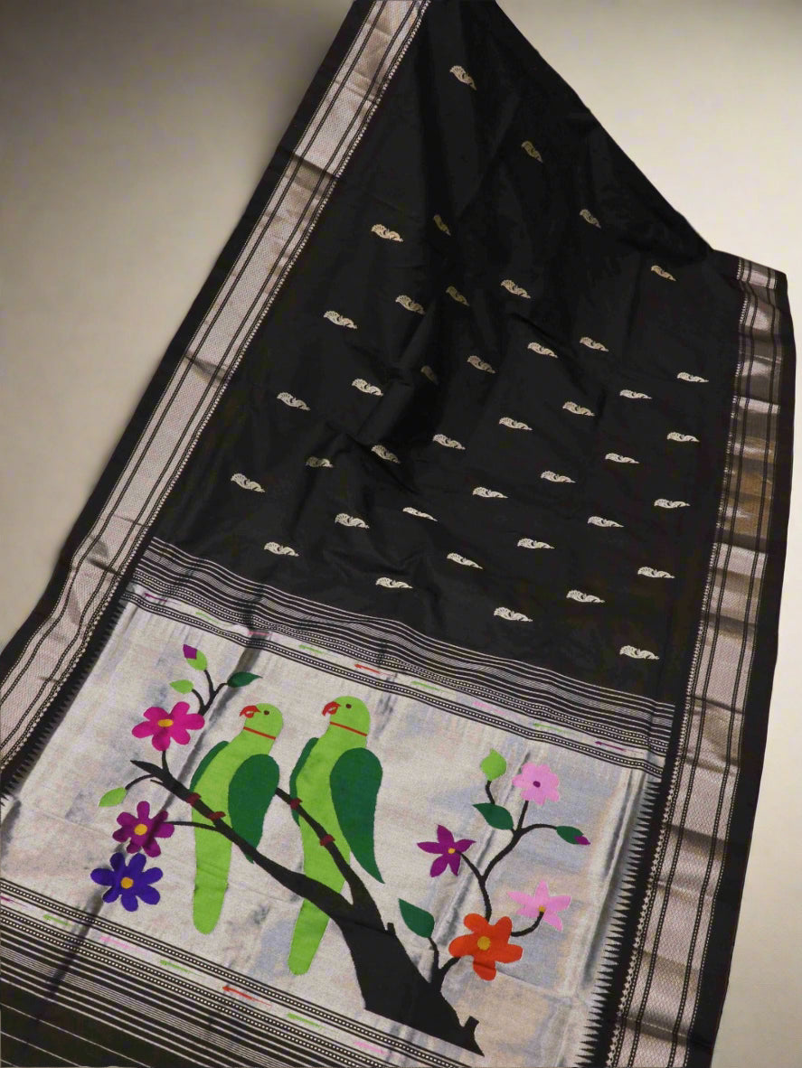 Fancy pallu paithani