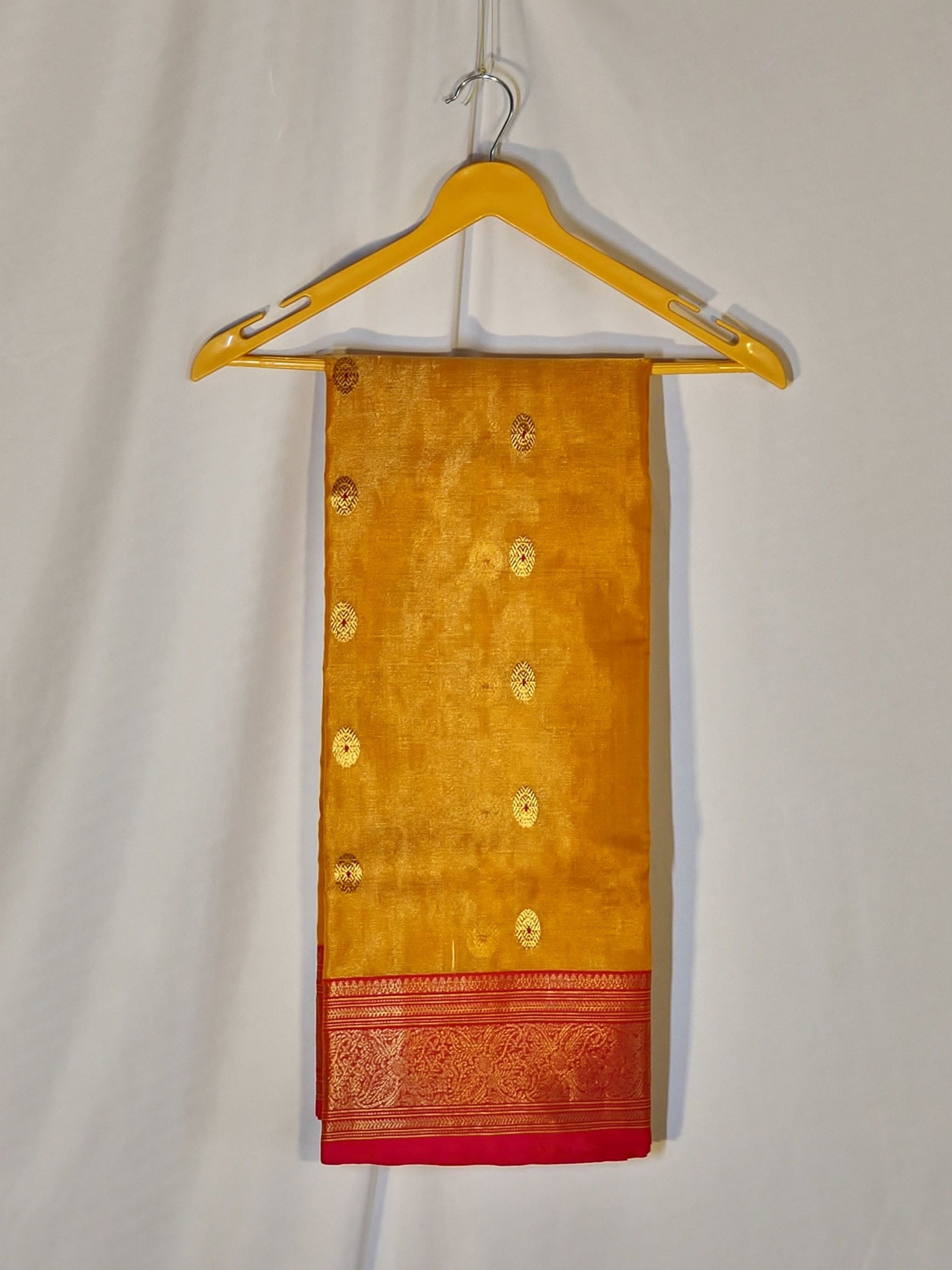 Meenakari butti kataan tissue