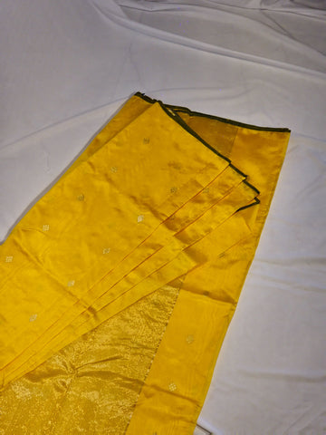 Small border Pattu silk